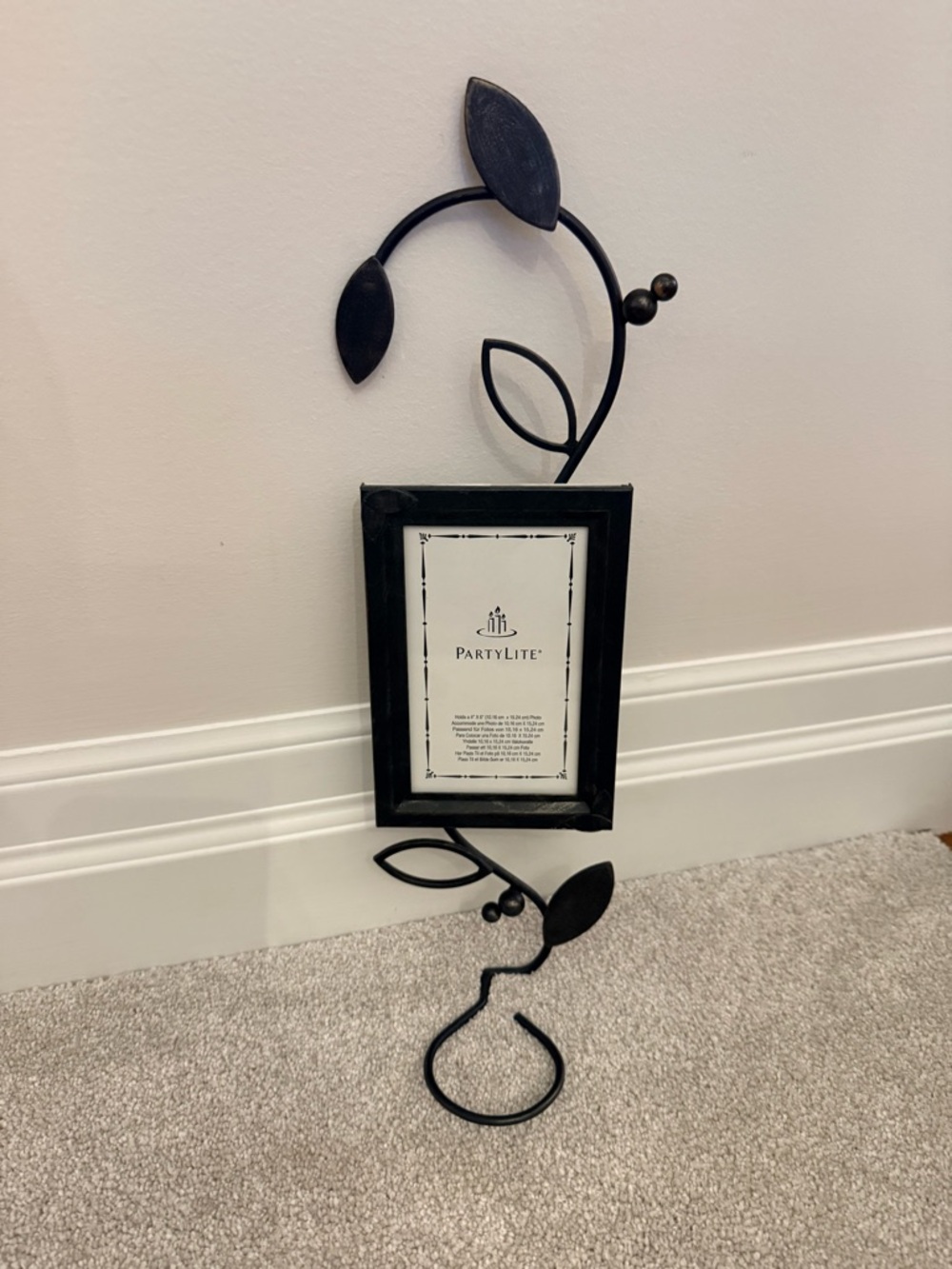 PartyLite Black Metal Leaf Frame wall decoration